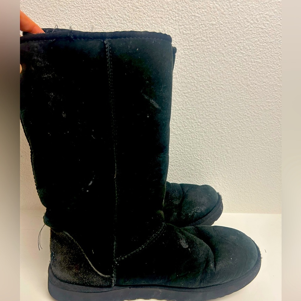 UGG Australia Women’s Classic Tall 5815 W/Black Size 11 Sheepskin And Leather